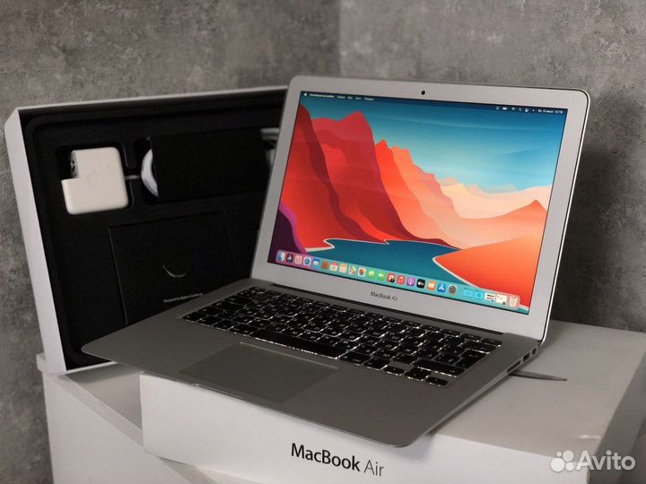 Ультратонкий Apple MacBook Air 13 Core i5 SSD