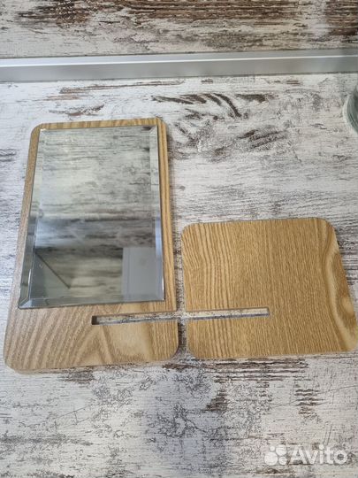 Зеркало косметическое с полочкой