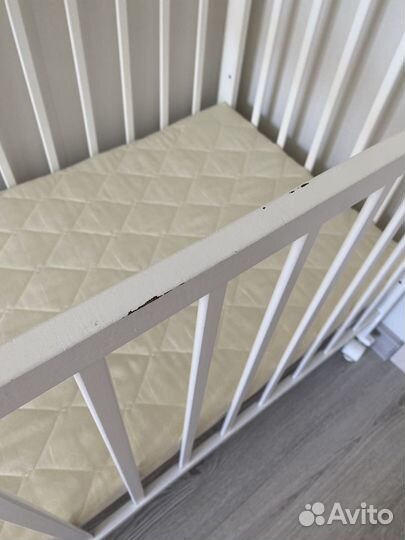 Детская кроватка с матрасом