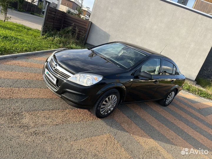 Opel Astra 1.6 МТ, 2012, 195 000 км