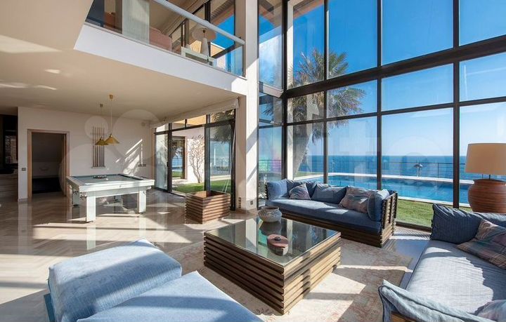 Коттедж 280 м² на участке 9 сот.