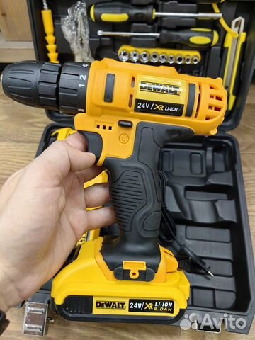 Шуруповерт DeWalt 24v с набором