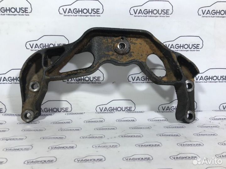 Кронштейн двигателя Ford Mondeo MK 2 1.8 1996