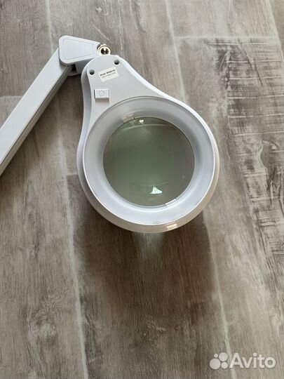 Лампа лупа косметологическая