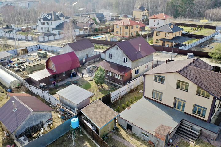 Дом 200 м² на участке 6 сот.