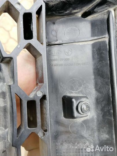 Решетка радиатора Kia Sorento