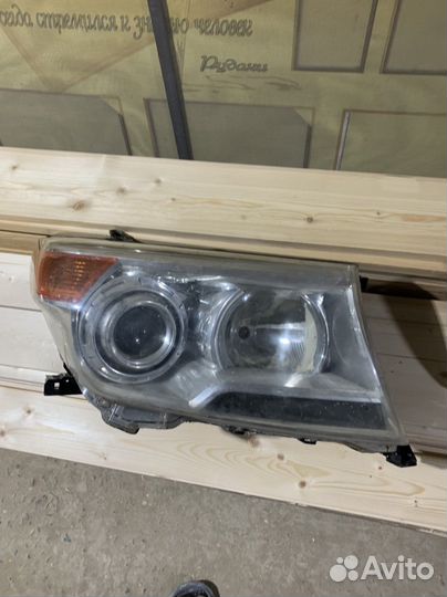 Фара на ланкрузер 200