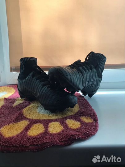 Футбольные бутсы