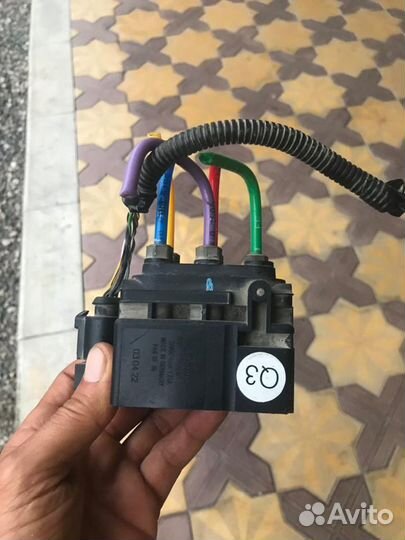 Блок клапанов пневматической подвески Фольксваген