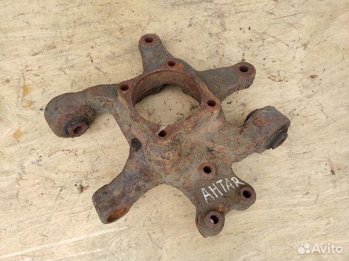 Кулак задний правый на Opel Antara Captiva