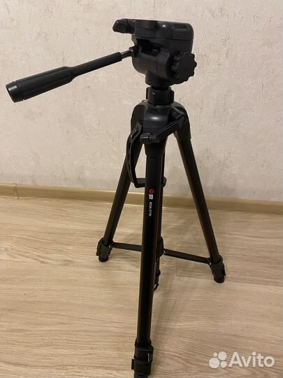 Штатив для фотоаппарата