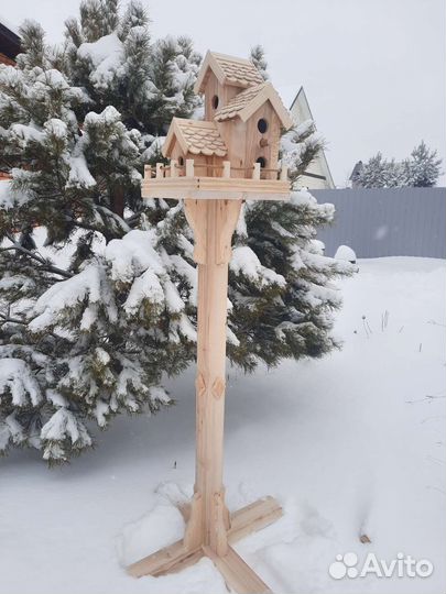 Кормушка для птиц из дерева