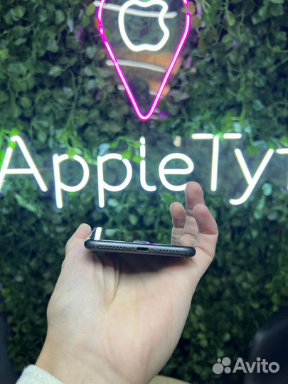 iPhone 8 Plus, 64 ГБ