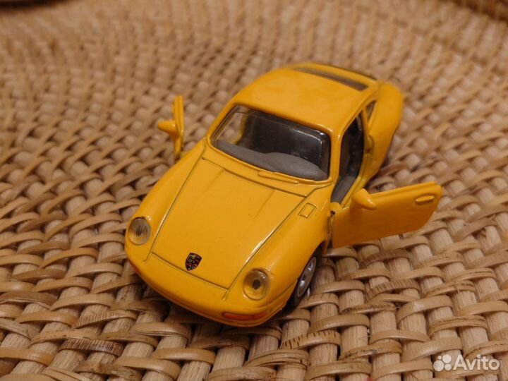 Игрушечная модель Porsche 911 1/43