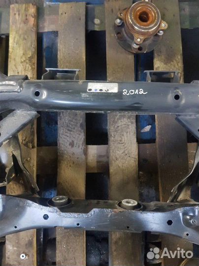 Подрамник задний Land Rover Range Rover Velar