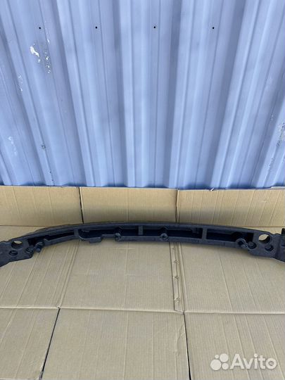 Абсорвер переднего бамперв на Toyota Camry 70/75