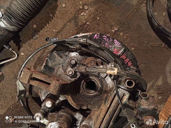 Nissan xtrail, задние ступицы левая