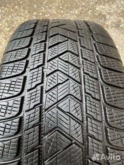 Pirelli Scorpion Winter 275/45 R21