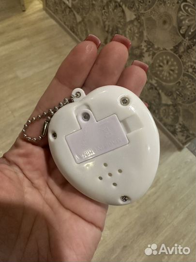 Тамагочи черно белый