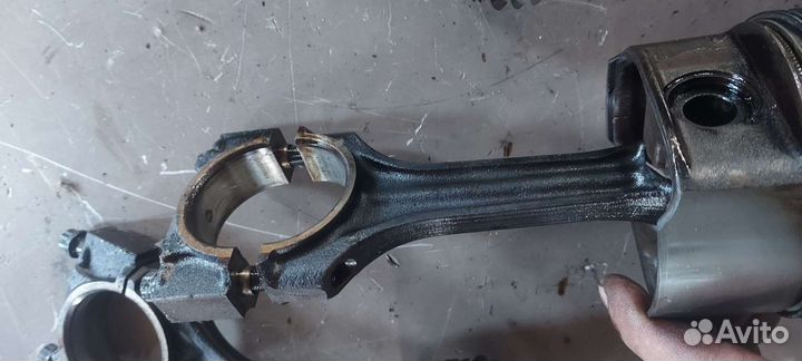 Поршень Шатун на Mercedes m119