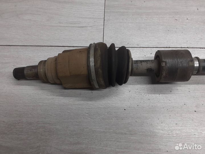 Полуось передняя правая Geely Emgrand EC7