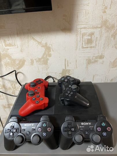 Sony PS3 прошитая + 4 геймпада