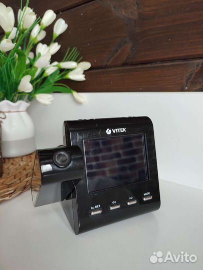 Радиочасы Vitek