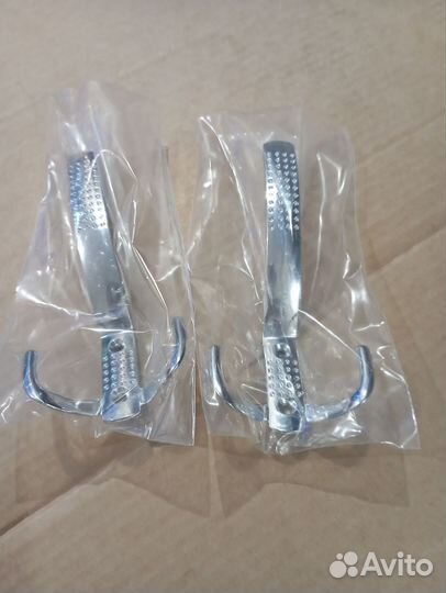 Крючки для одежды в прихожую