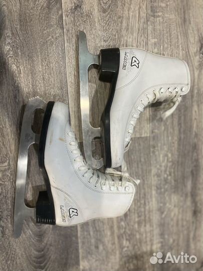 Продам коньки