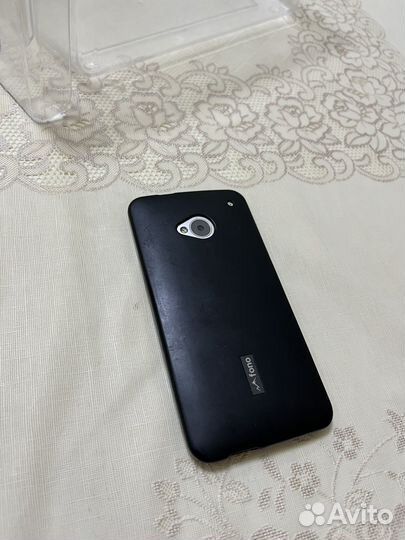 Телефон HTC one