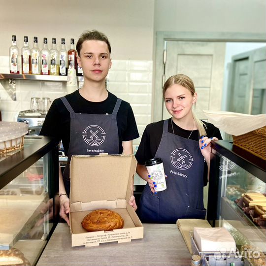 Продавец-кассир в кафе-пекарню