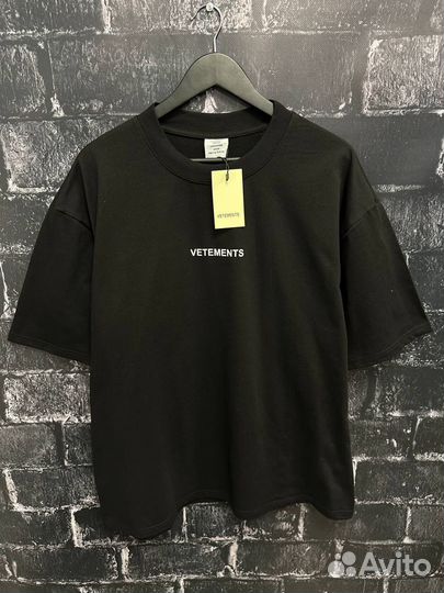 Футболка Vetements
