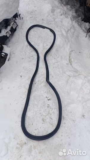 Уплотнительная резинка багажника кайрон