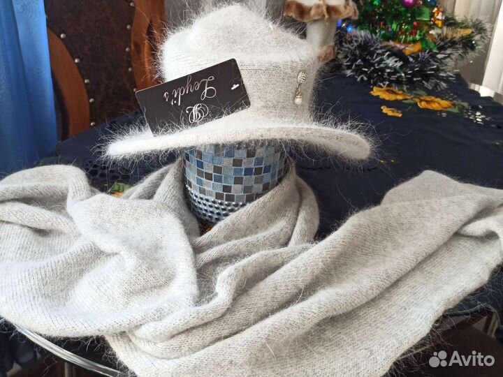 Вязанная шляпа и шарф. Ангора