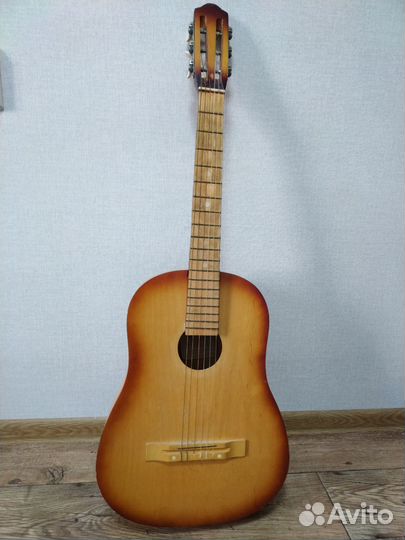 Акустическая гитара