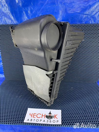 Корпус воздушного фильтра Touareg 2.5 TDI дизель