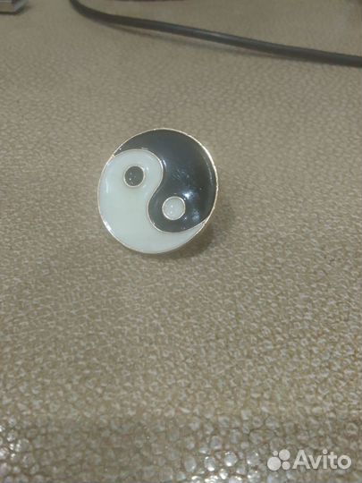 Значки,брошки эмаль