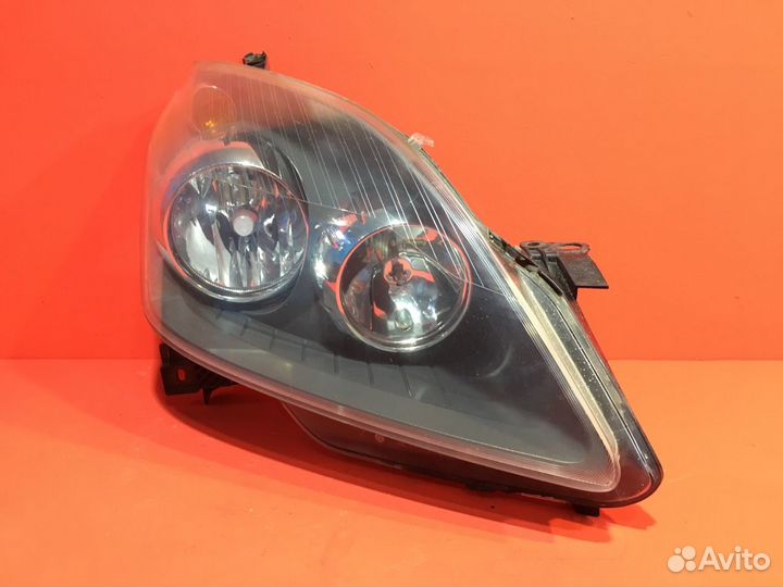 Фара для Opel Zafira B A16XER 1.6L (Б/У)