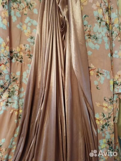 Нарядное женское платье