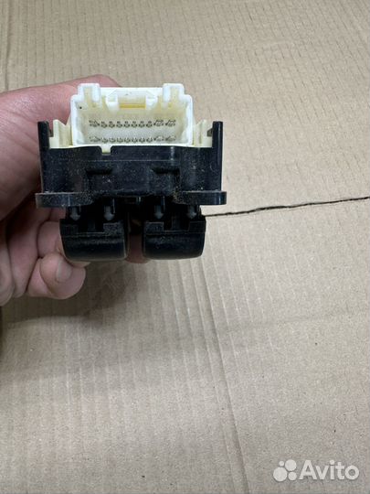 Блок управления стеклоподъемниками Lexus RX 350