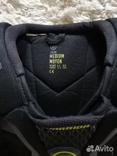 Нагрудник, Налокотники