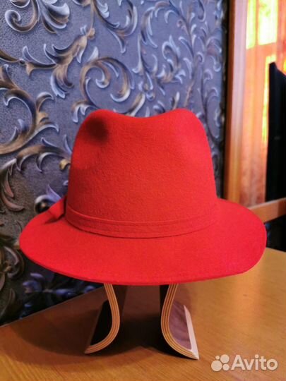 Шляпа женская красная