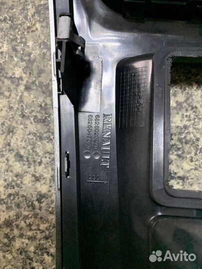 Накладка центральной консоли Renault Logan 2