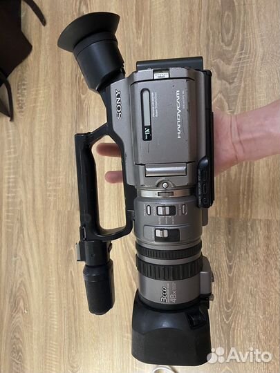 Видеокамера sony DCR-VX2100E