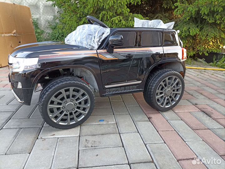 Новый электромобиль Land kruzer 200,пульт,4 вд