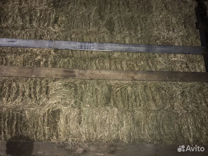 Сено солома в тюках