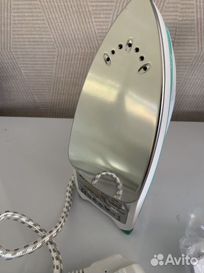 Утюг дорожный с пароувлажнителем