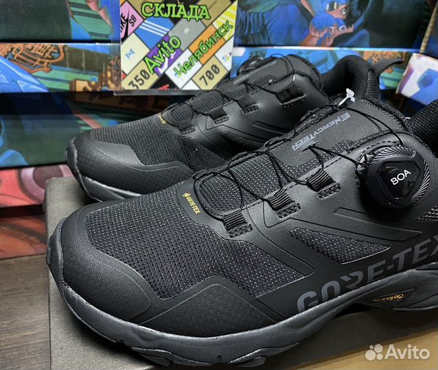 Непромокаемые кроссовки The North Face. Gore-Tex