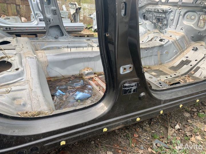 Стойка кузова центральная правая Mazda Cx-30