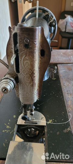 Ножная швейная машинка СССР
